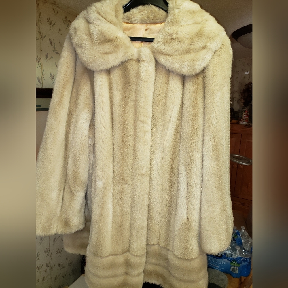 Vintage 1940s Tissavel Faux Fur